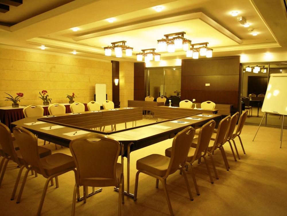 Grand Bellevue Hotel Apartment Дубай Съоръжения снимка