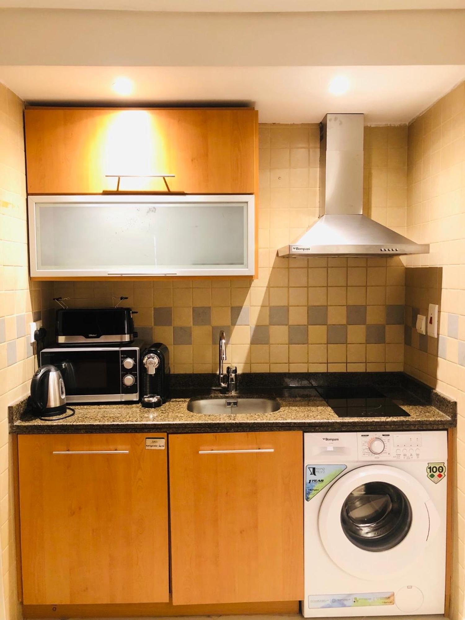 Grand Bellevue Hotel Apartment Дубай Екстериор снимка