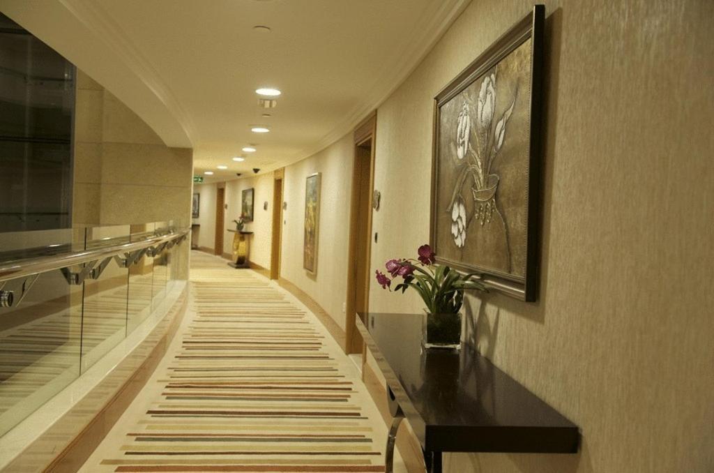 Grand Bellevue Hotel Apartment Дубай Екстериор снимка