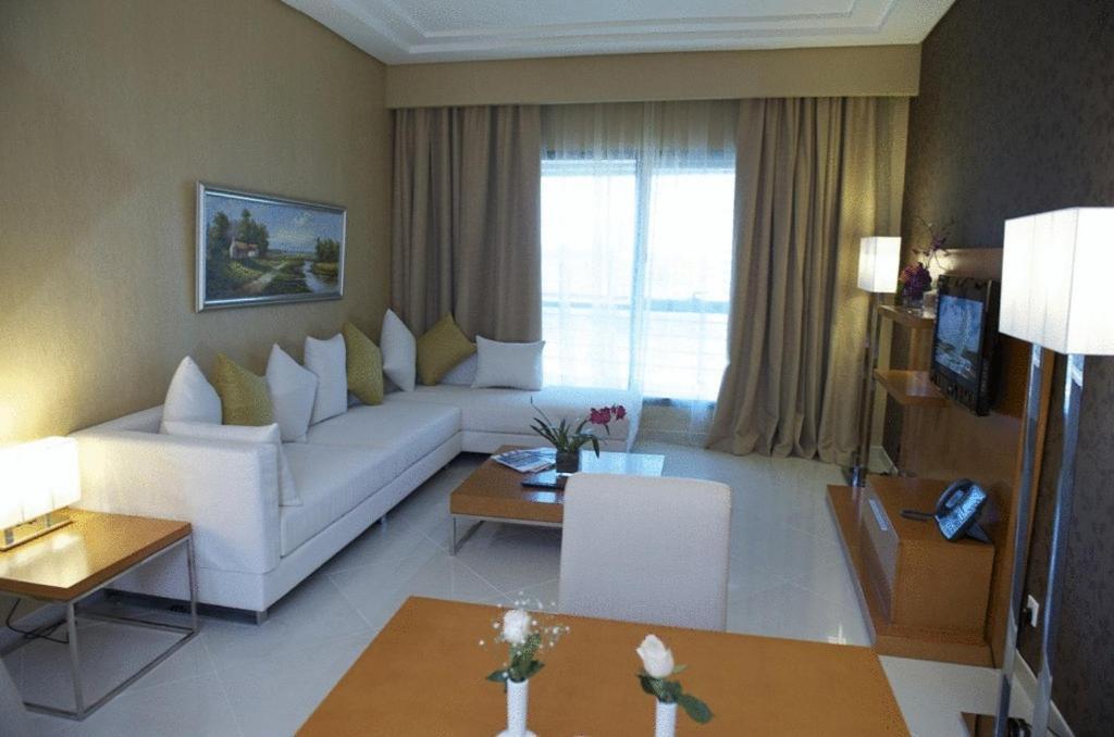 Grand Bellevue Hotel Apartment Дубай Стая снимка