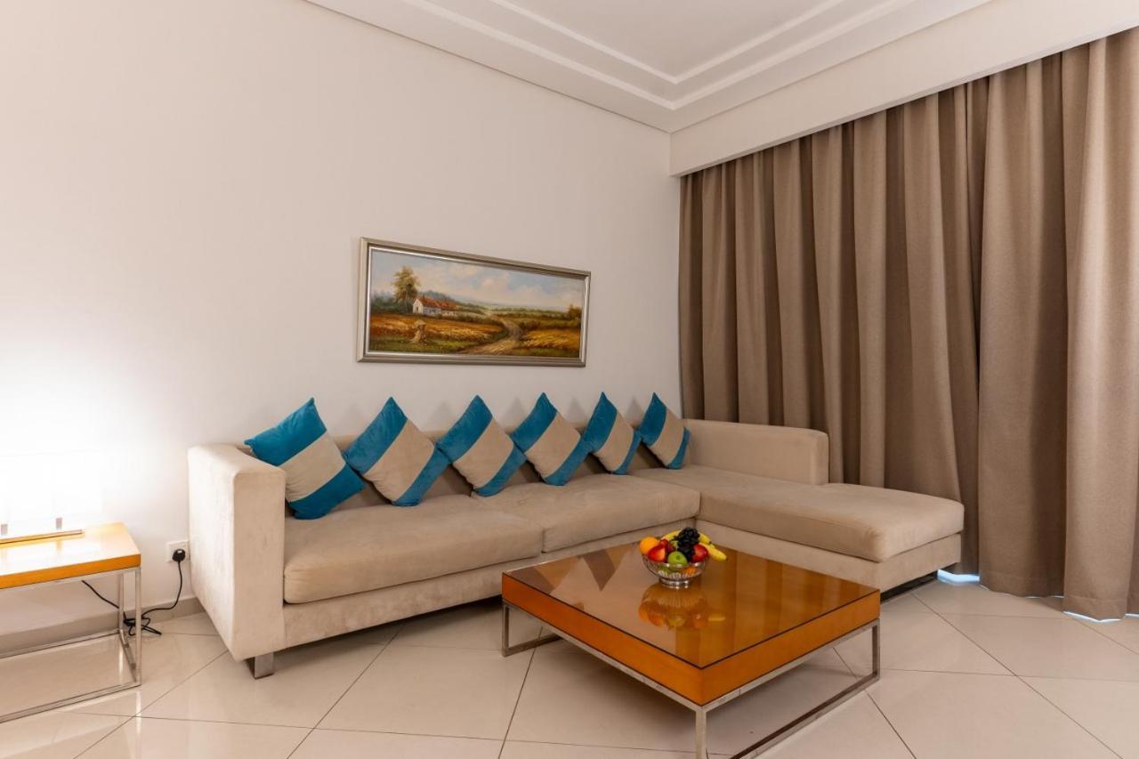 Grand Bellevue Hotel Apartment Дубай Екстериор снимка