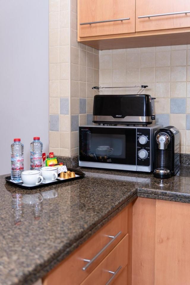 Grand Bellevue Hotel Apartment Дубай Екстериор снимка