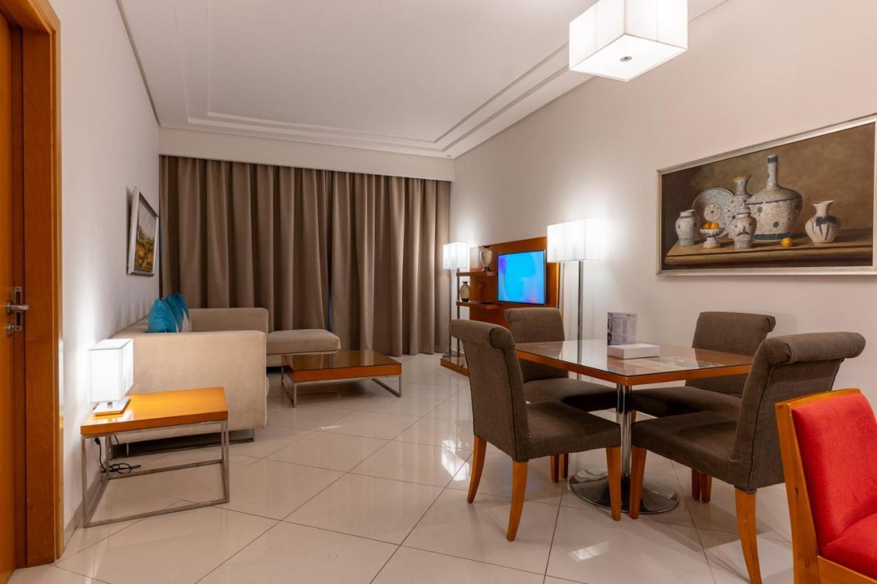 Grand Bellevue Hotel Apartment Дубай Екстериор снимка