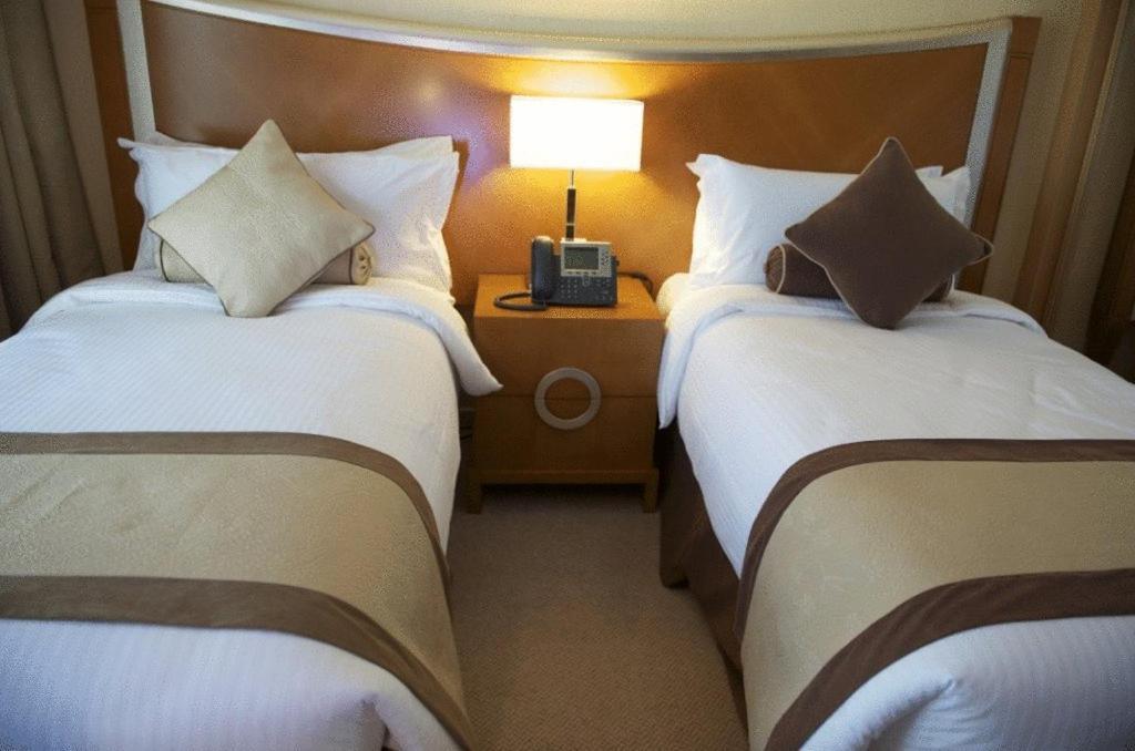 Grand Bellevue Hotel Apartment Дубай Стая снимка
